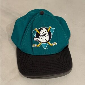 Vintage Disney Mighty Ducks Hockey Snackback Hat